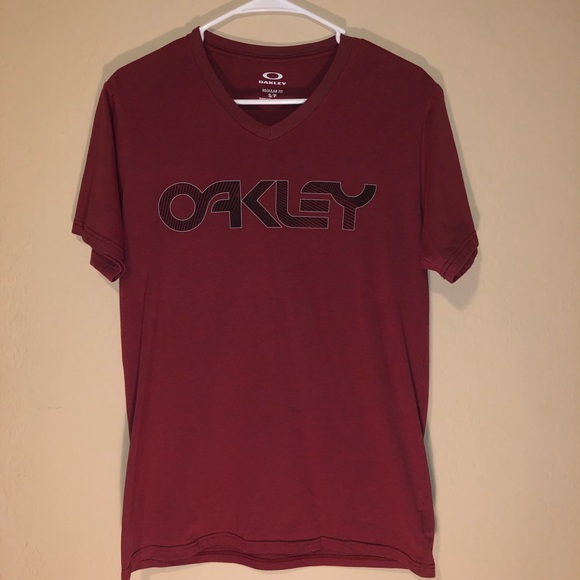 OAKLEY V-neck T-Shirt NWOT - Picture 2 of 5
